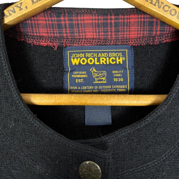 Vintage Wool Sweater Vest Black Woolrich Cabincore Embroidered Bear Vest Cozy - Picture 4 of 9